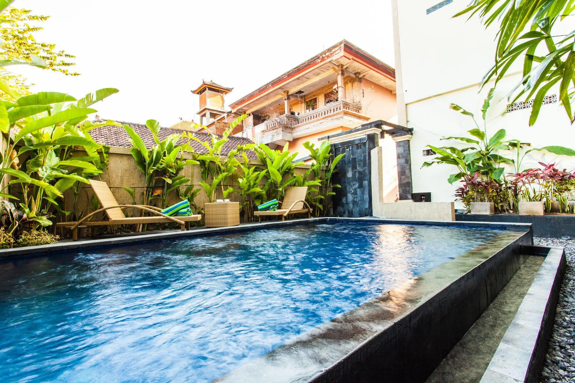 Luckys Guest House Kuta  Luaran gambar